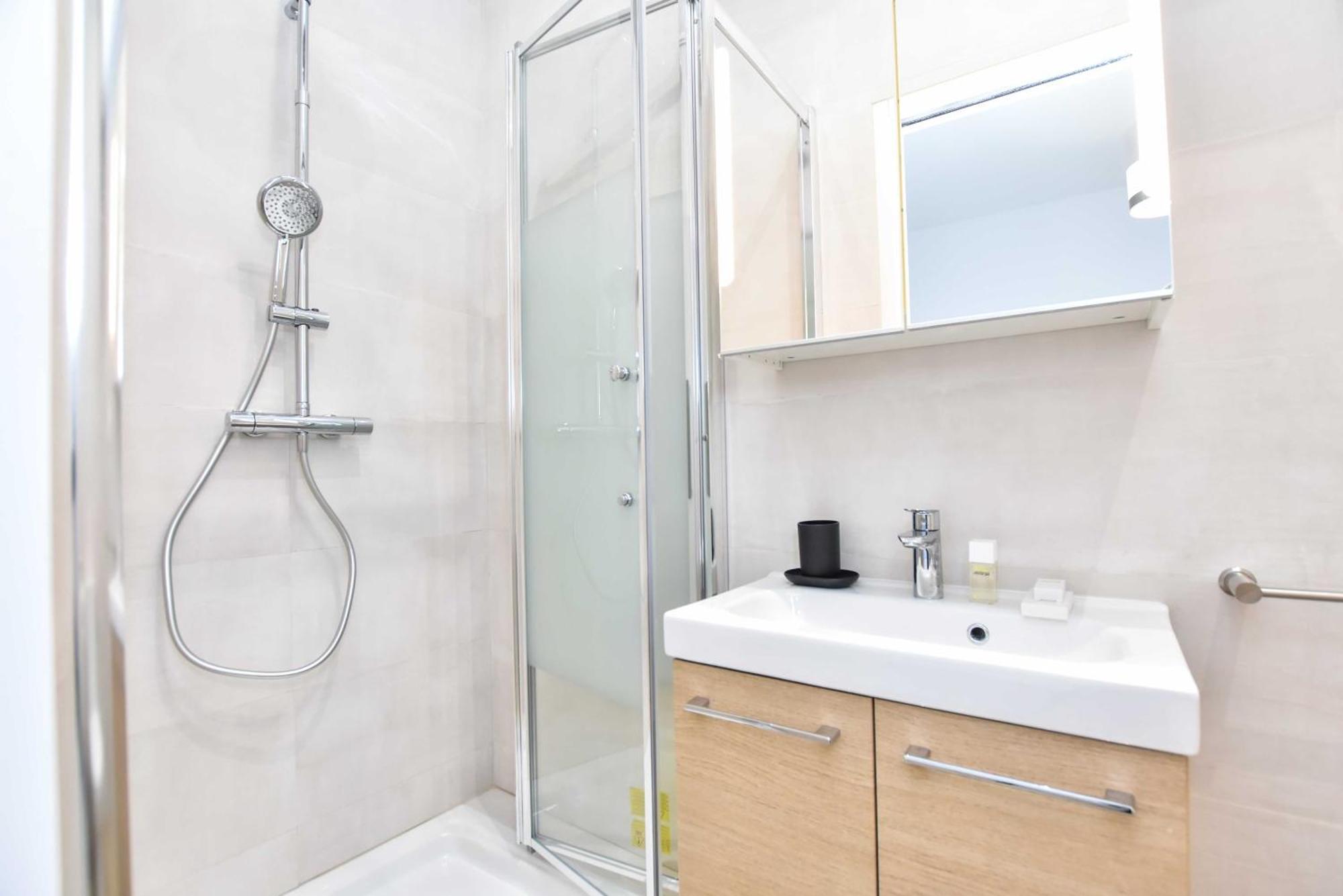 Residence 1Bdr Bastille Париж Екстериор снимка